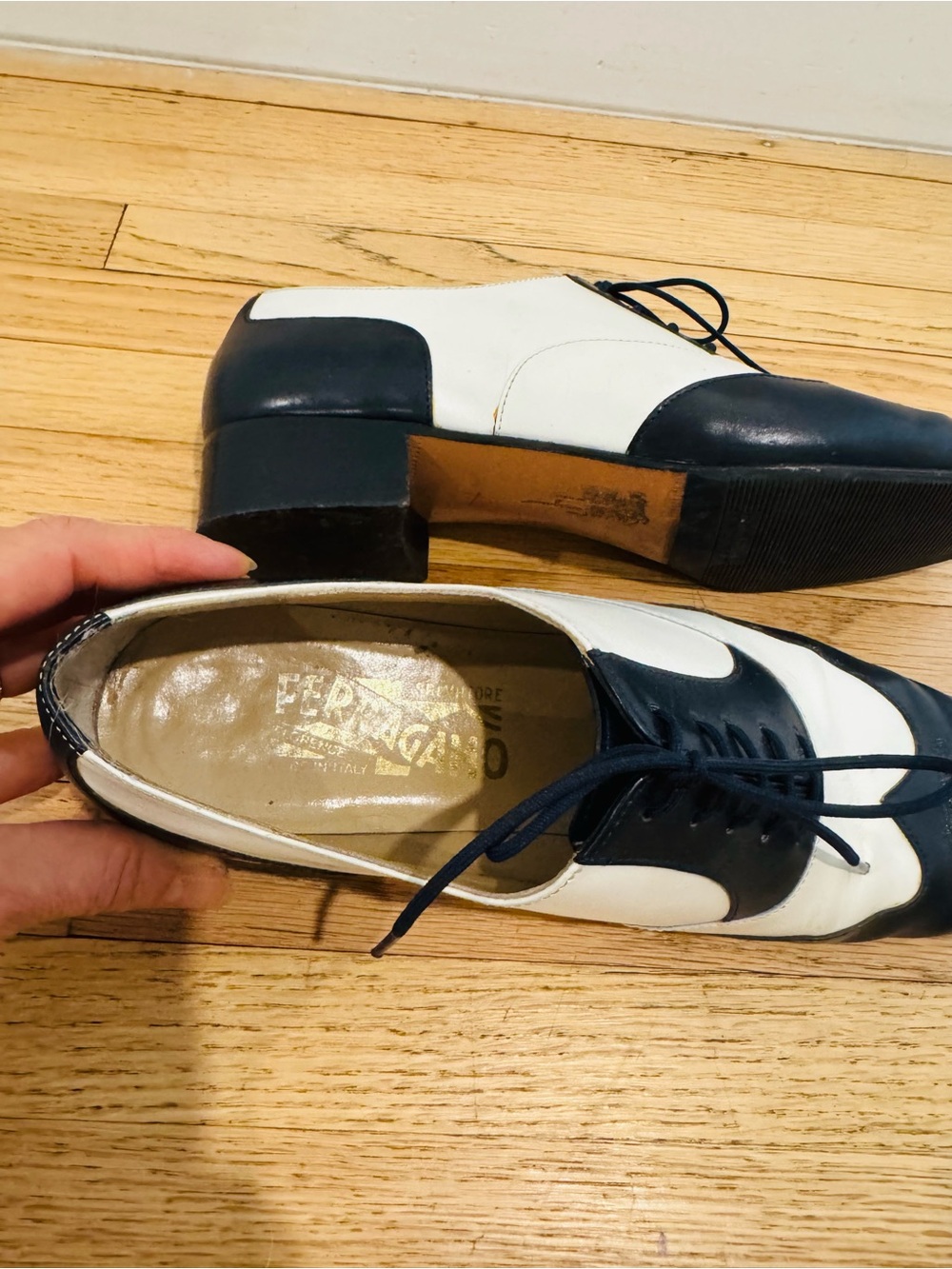 Salvatore Ferragamo Black White Spectator Oxford Shoes Sz 37 7 1/2 Made in Italy - Picture 2 of 9